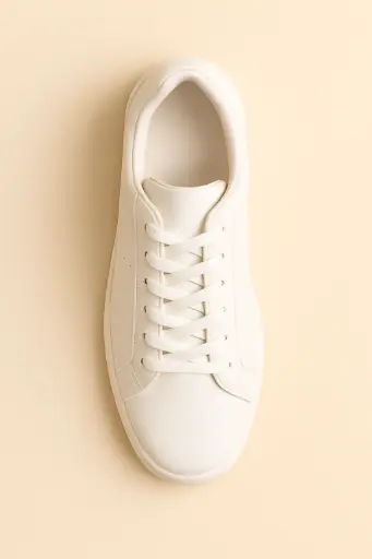 Men's stylish white shoes